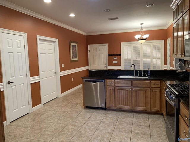 kitchen featuring an inviting chandelier, sink, crown molding, decorative light fixtures, and stainless steel appliances