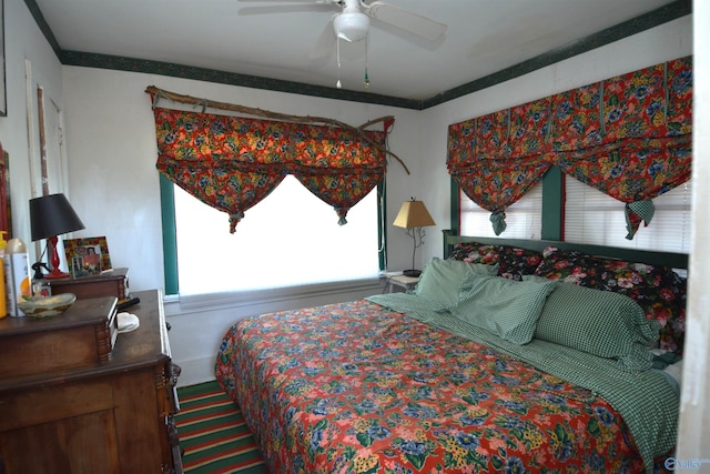 bedroom featuring ceiling fan