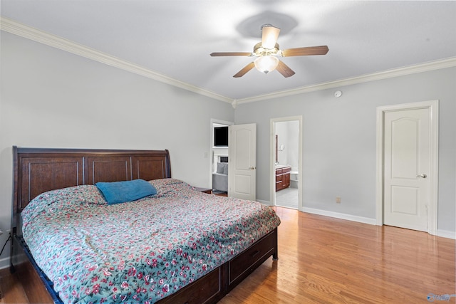 bedroom featuring light wood-style floors, a ceiling fan, ornamental molding, and baseboards