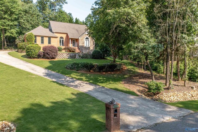 view of front of house with a front yard