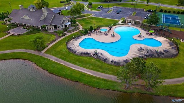 bird's eye view with a water view