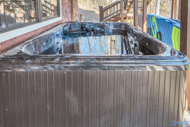details featuring a jacuzzi