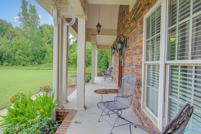 view of patio / terrace with covered porch