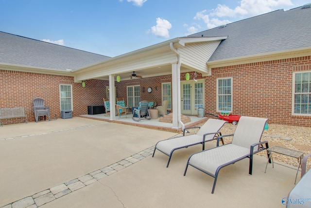 view of patio featuring a ceiling fan