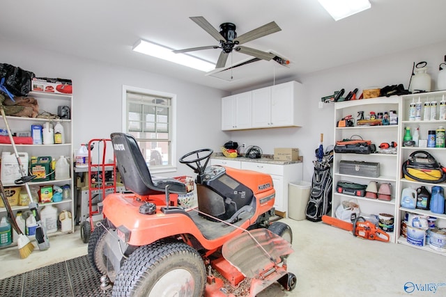 garage with a ceiling fan