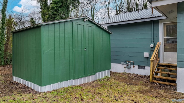 view of outbuilding