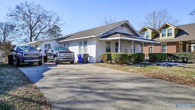 view of front of home featuring covered porch