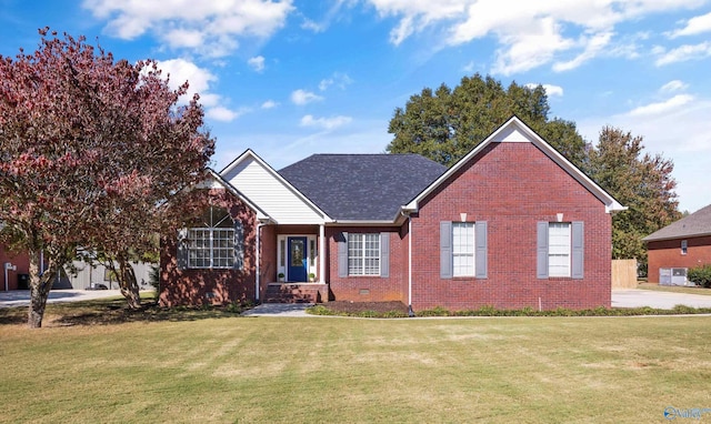 view of front of house featuring a front yard