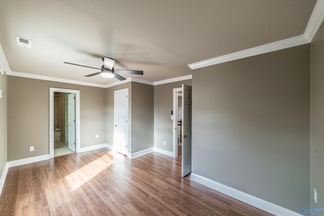 unfurnished room with ceiling fan, light hardwood / wood-style floors, and ornamental molding