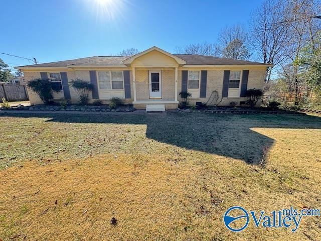 416 Curtis Dr SE, Huntsville, AL 35803 - ranch-style home with a front lawn and brick siding