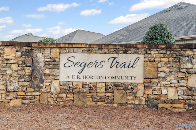 view of community / neighborhood sign