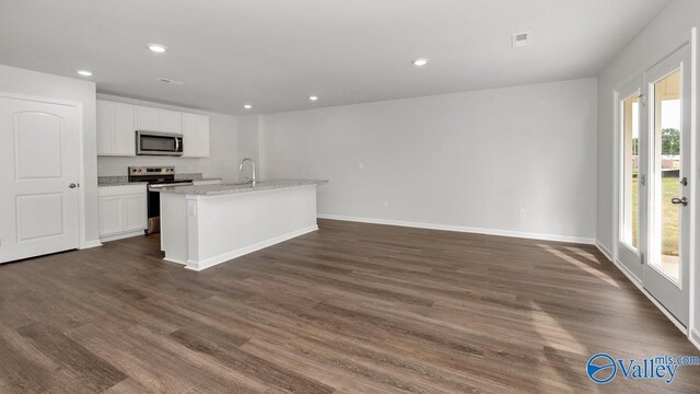 123 Trestle Point Dr, Harvest, AL 35749 - kitchen with stainless steel appliances, plenty of natural light, a sink, a kitchen island with sink, and recessed lighting