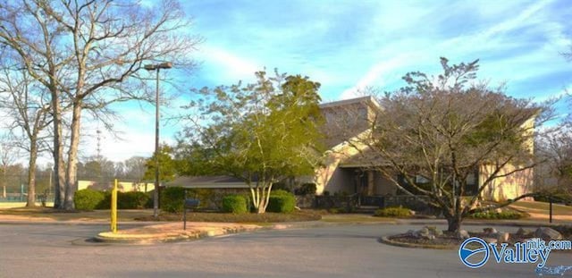 1816 Devonshire Dr SE, Decatur, AL 35601 - view of front of property