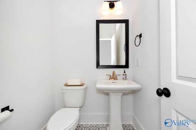 60 Trail Loop Rd, Huntsville, AL 35803 - half bath featuring toilet and baseboards