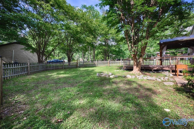 2614 Vista Dr SE, Huntsville, AL 35803 - view of yard featuring a deck