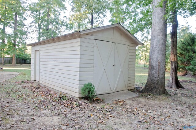 view of outdoor structure