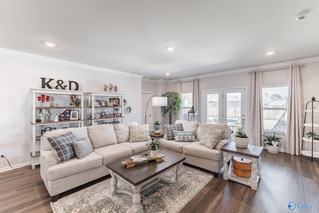 living area featuring dark wood-style floors, recessed lighting, and crown molding