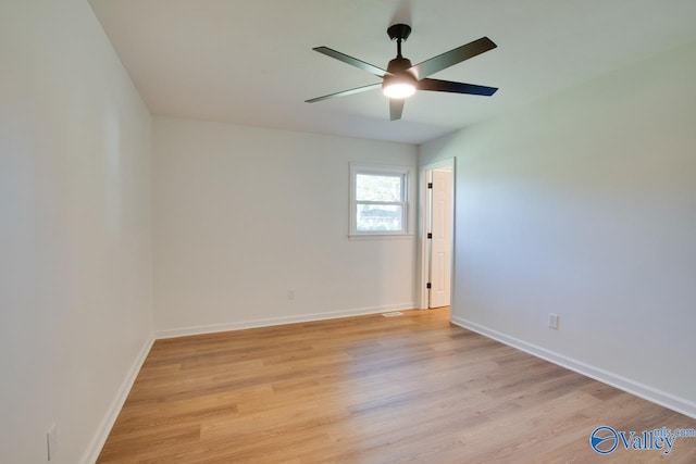 unfurnished room with light hardwood / wood-style floors and ceiling fan