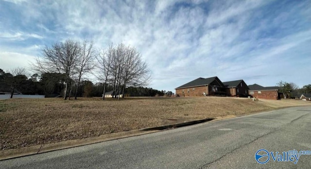 Listing photo 3 for 5906 Tydan Ln, Southside AL 35907