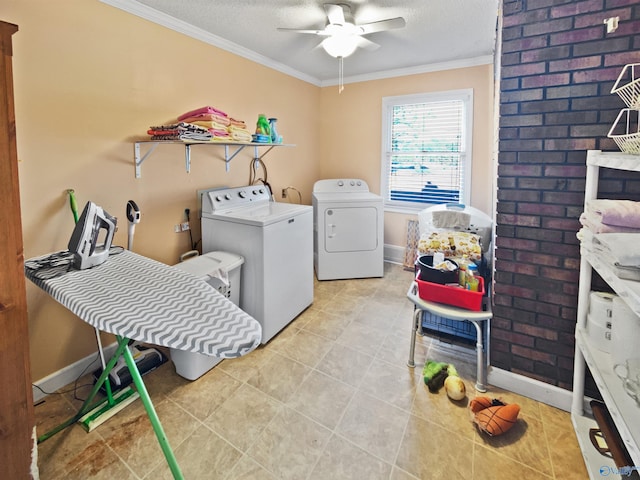 laundry room featuring ceiling fan, independent washer and dryer, ornamental molding, and a textured ceiling