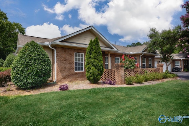 77 Valley Way Cir SE Unit 77, Huntsville, AL 35802 - single story home featuring brick siding, a front yard, and an attached garage