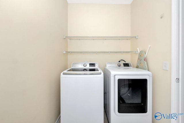 77 Valley Way Cir SE Unit 77, Huntsville, AL 35802 - laundry room featuring separate washer and dryer