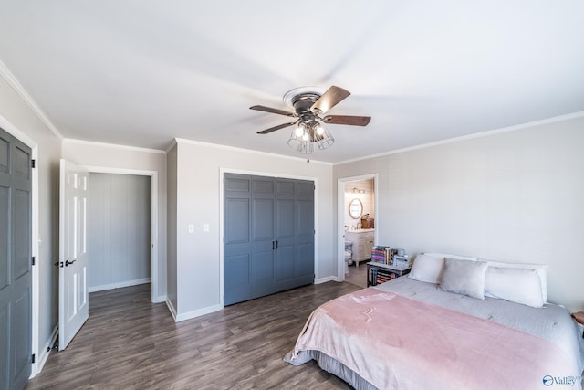 bedroom with ensuite bathroom, ornamental molding, dark hardwood / wood-style floors, a closet, and ceiling fan