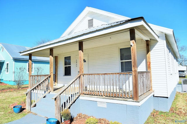 view of front of home with covered porch