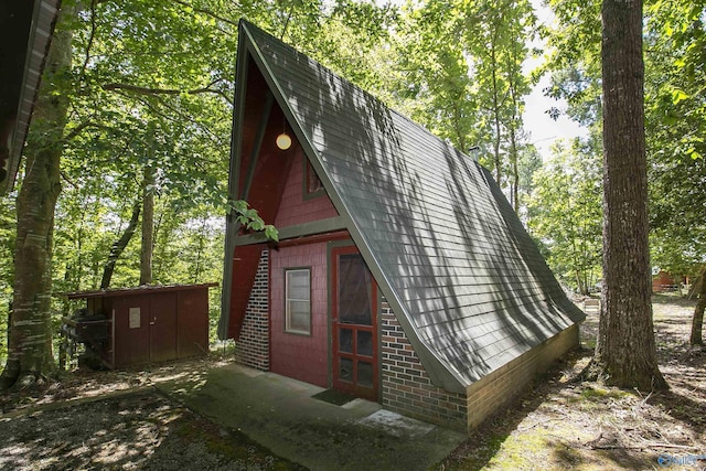 view of outbuilding