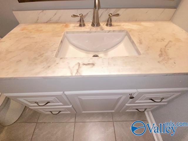 2940 Hood Rd SW Unit I, Huntsville, AL 35805 - interior space featuring vanity