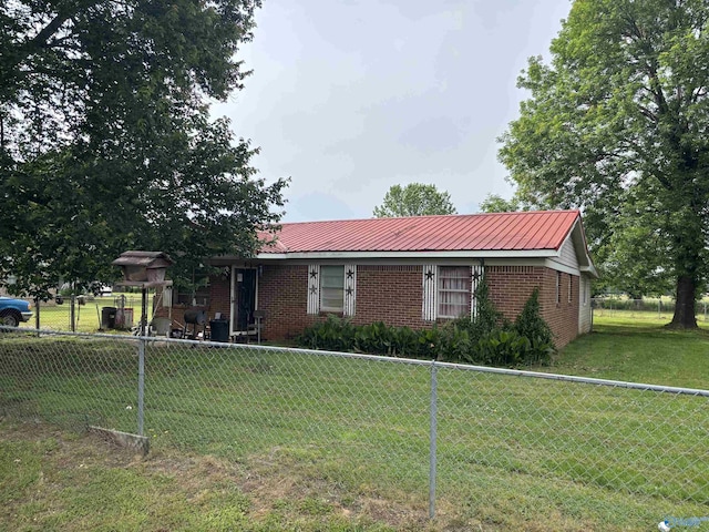 135 Willoughby Dr, New Hope, AL 35760 - single story home featuring brick siding and metal roof