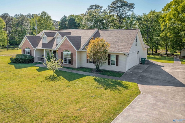25 County Road 504, Centre, AL 35960 - view of front of property with driveway, roof with shingles, and a front yard