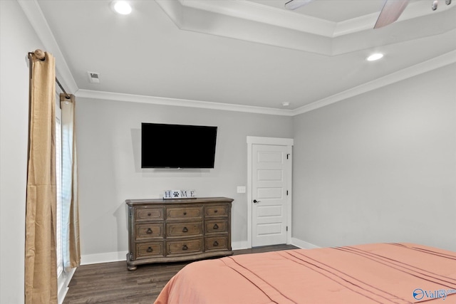 bedroom featuring recessed lighting, dark wood-type flooring, visible vents, baseboards, and crown molding