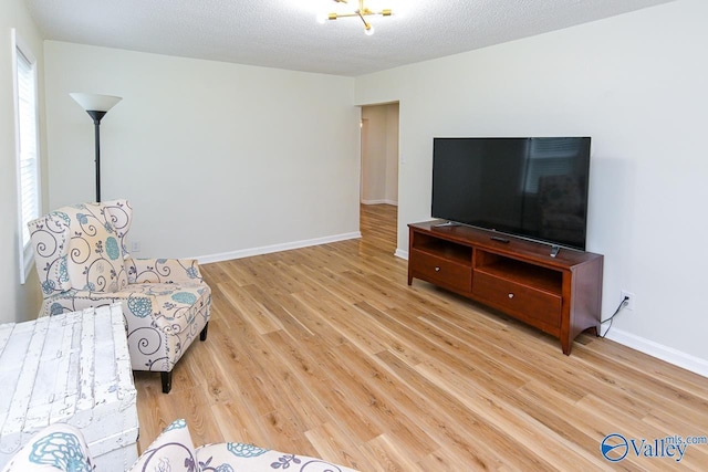 1409 8th Ave SE, Decatur, AL 35601 - living room with wood finished floors and baseboards