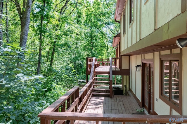 deck with stairway