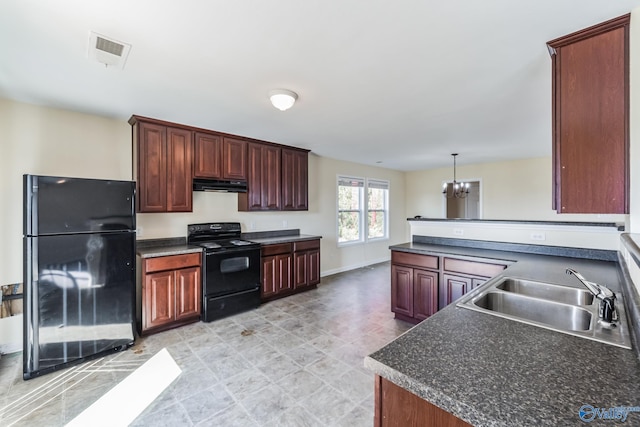 kitchen with sink, an inviting chandelier, hanging light fixtures, kitchen peninsula, and black appliances