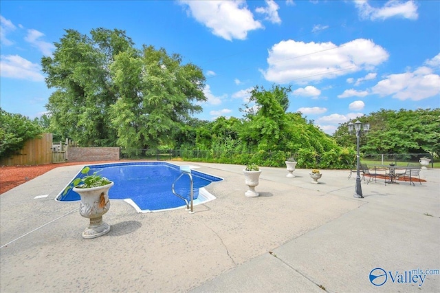 83 James Rd, Hartselle, AL 35640 - outdoor pool with a patio area
