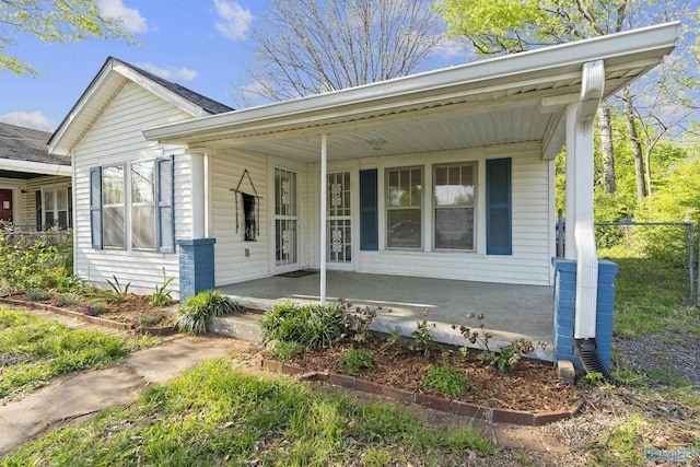 505 Mccullough Ave NE, Huntsville, AL 35801 - bungalow with a porch and fence