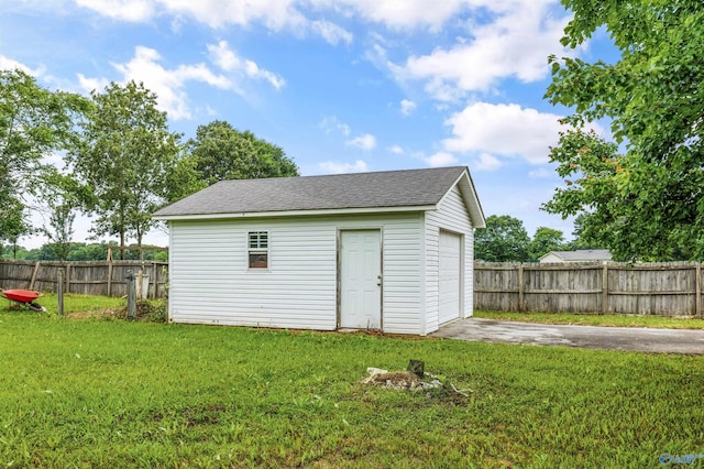 20729 Colonial Dr, Athens, AL 35614 - view of outdoor structure featuring driveway
