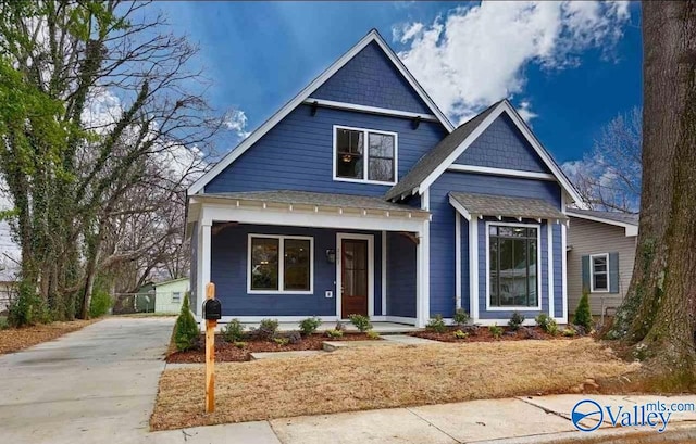 view of front of house featuring a porch