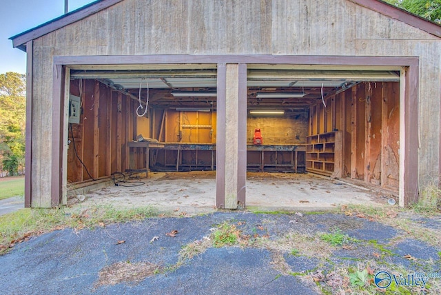 view of outdoor structure featuring an outdoor structure