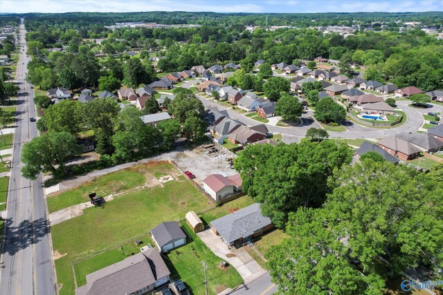 905 Cedar St SW, Decatur, AL 35601 - aerial view of property and surrounding area featuring nearby suburban area