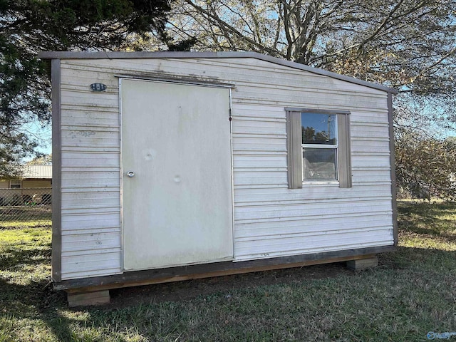 view of outbuilding