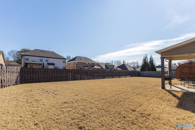 view of yard with a shed