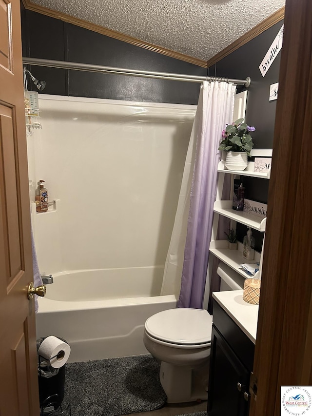 full bath with a textured ceiling, ornamental molding, toilet, and shower / tub combo