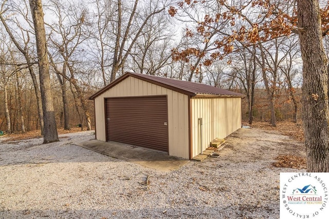 detached garage with driveway