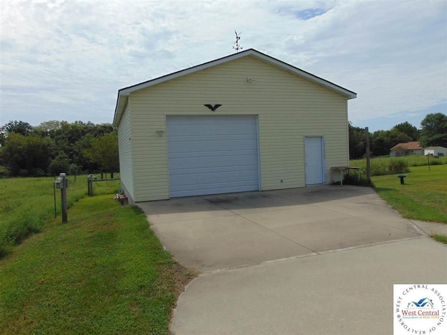 detached garage with driveway