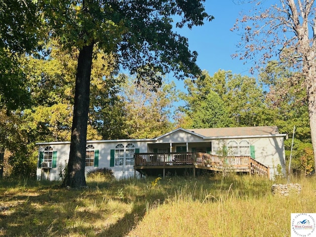 view of front facade featuring a deck