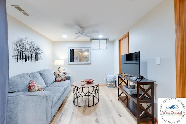 living area featuring recessed lighting, visible vents, ceiling fan, and wood finished floors