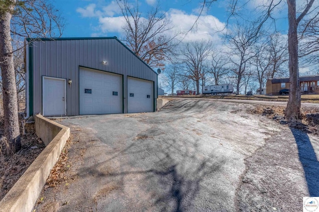 view of detached garage